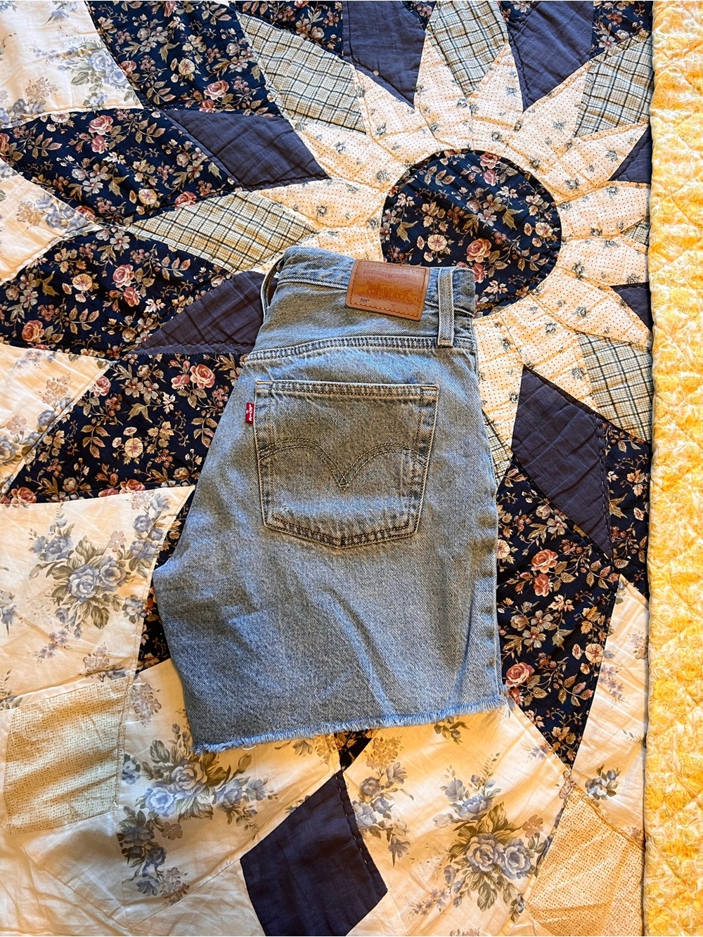 Levi's 501 Denim Button-Fly Cutoff Shorts - Picture 2 of 2